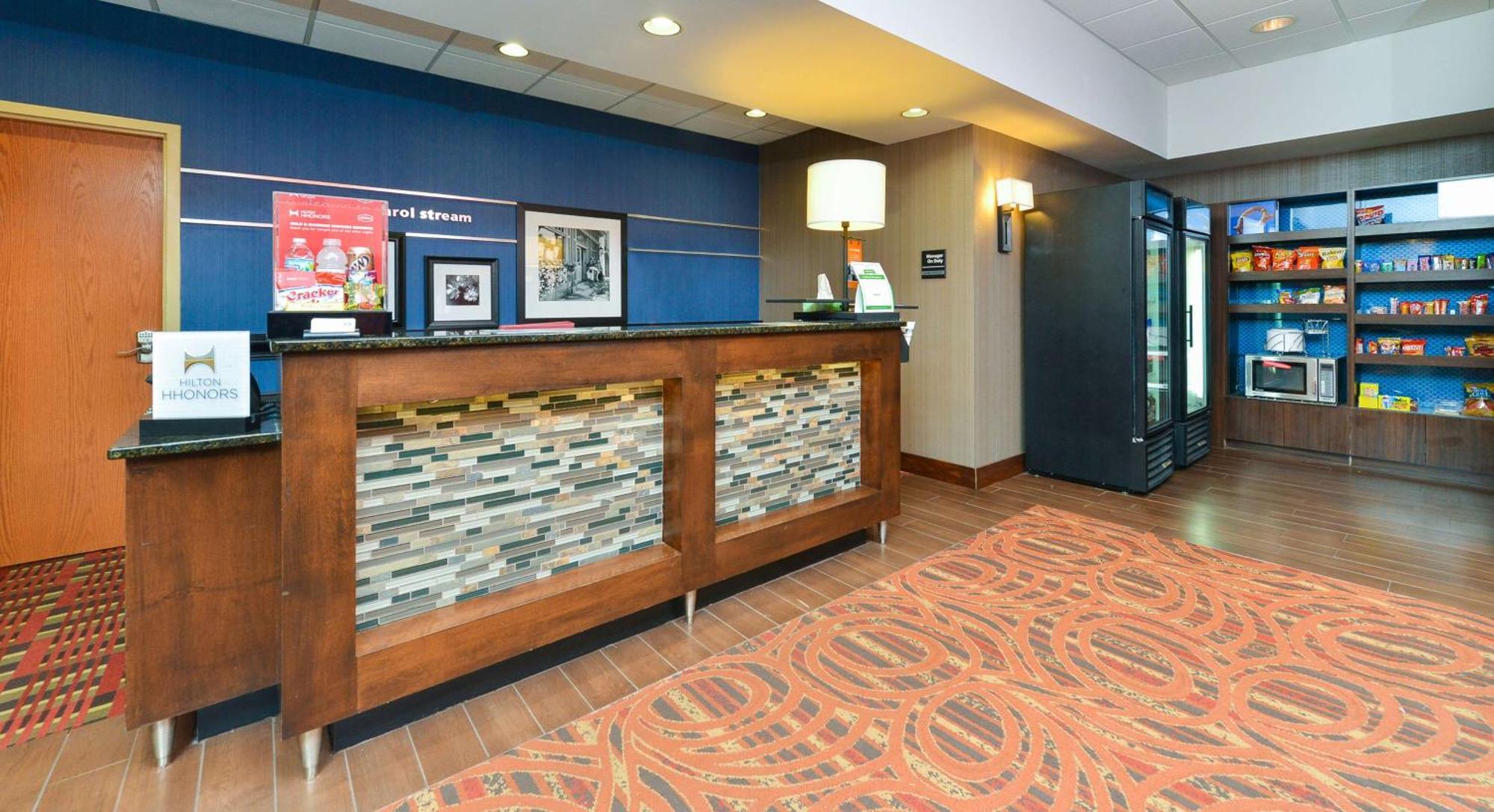Hampton Inn Chicago-Carol Stream Exteriör bild
